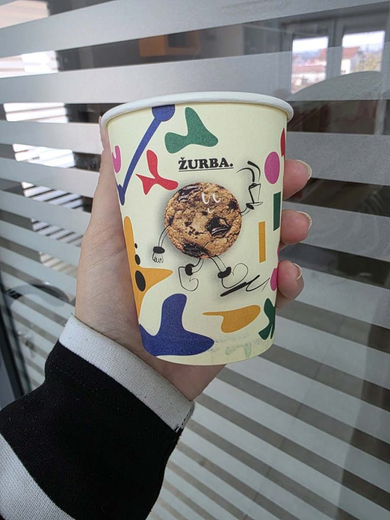 Reklamne papirne kartonske čaše HRC d.o.o. Valjevo Proizvodnja, štampanje i distribuciju brendiranih HORECA proizvoda